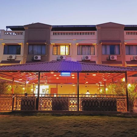 Mountview Resort 로나발라 외부 사진