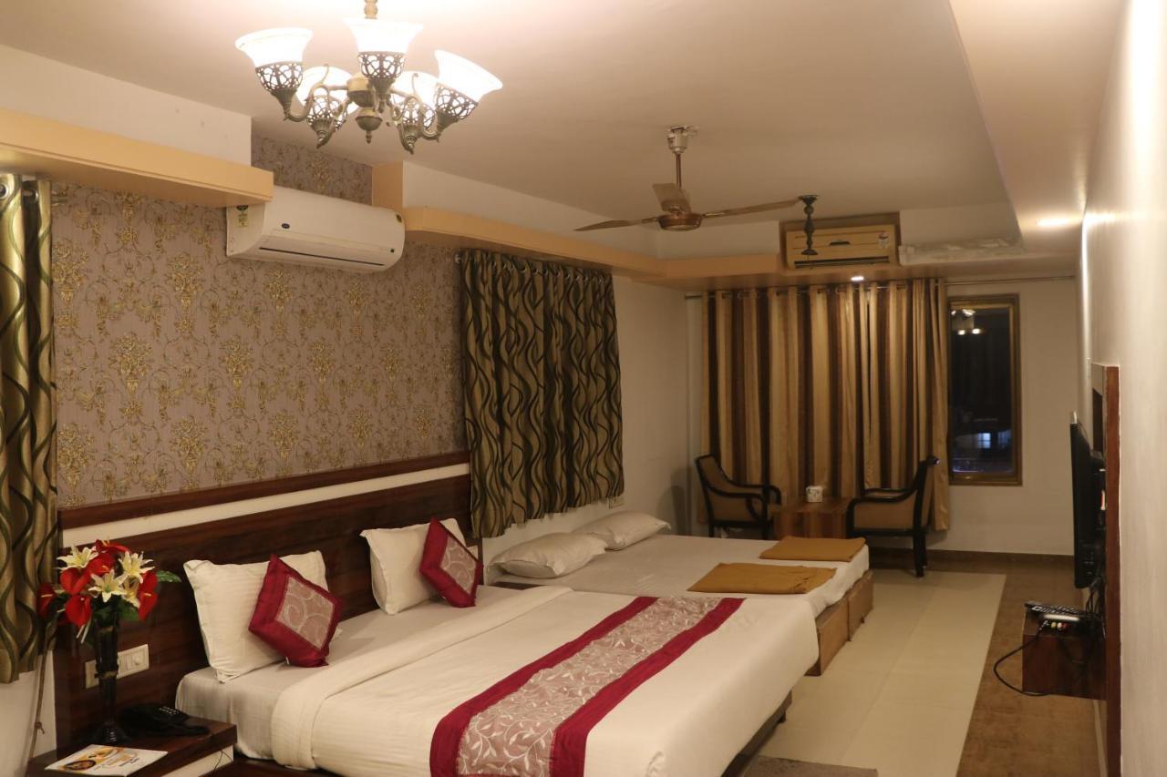 Mountview Resort 로나발라 외부 사진