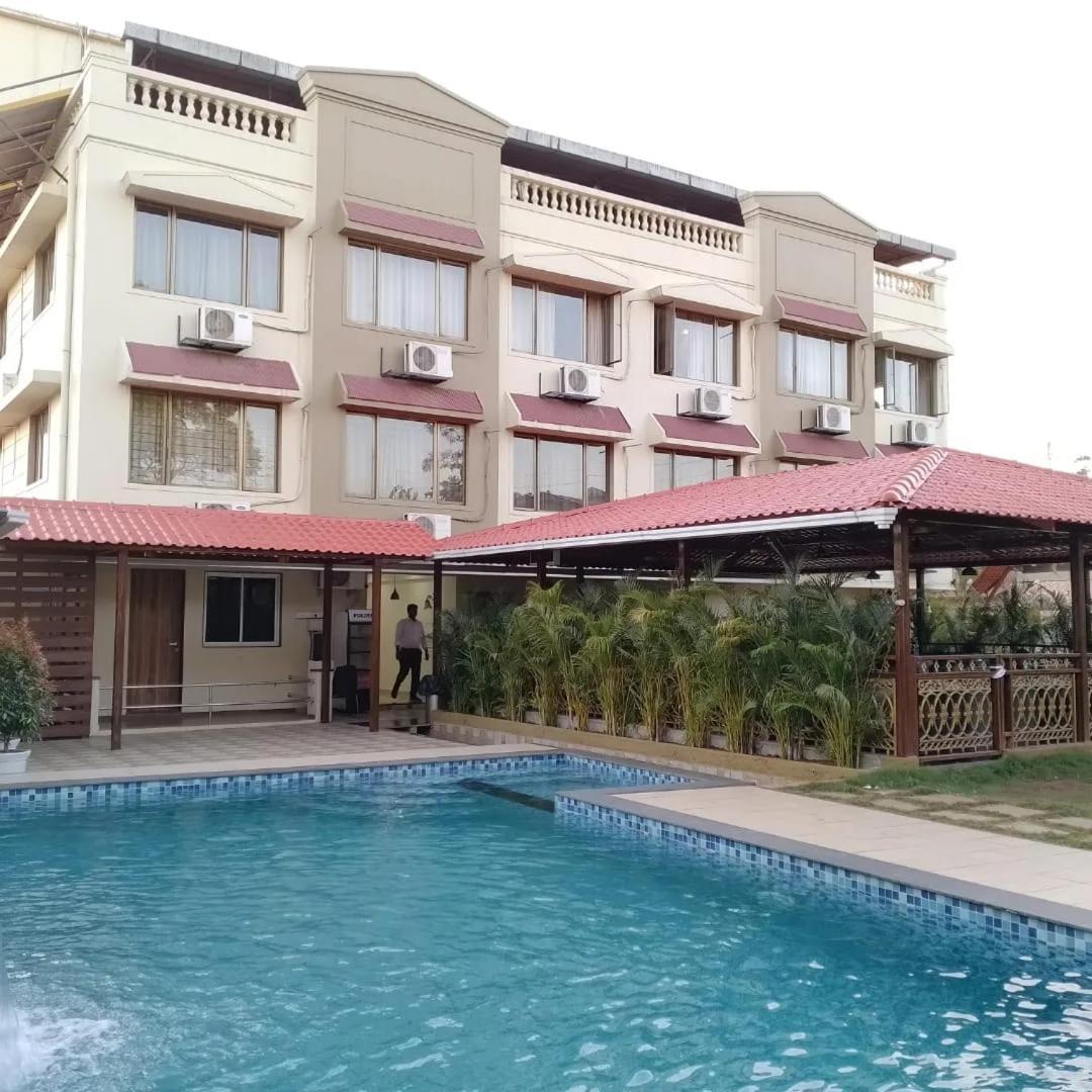 Mountview Resort 로나발라 외부 사진