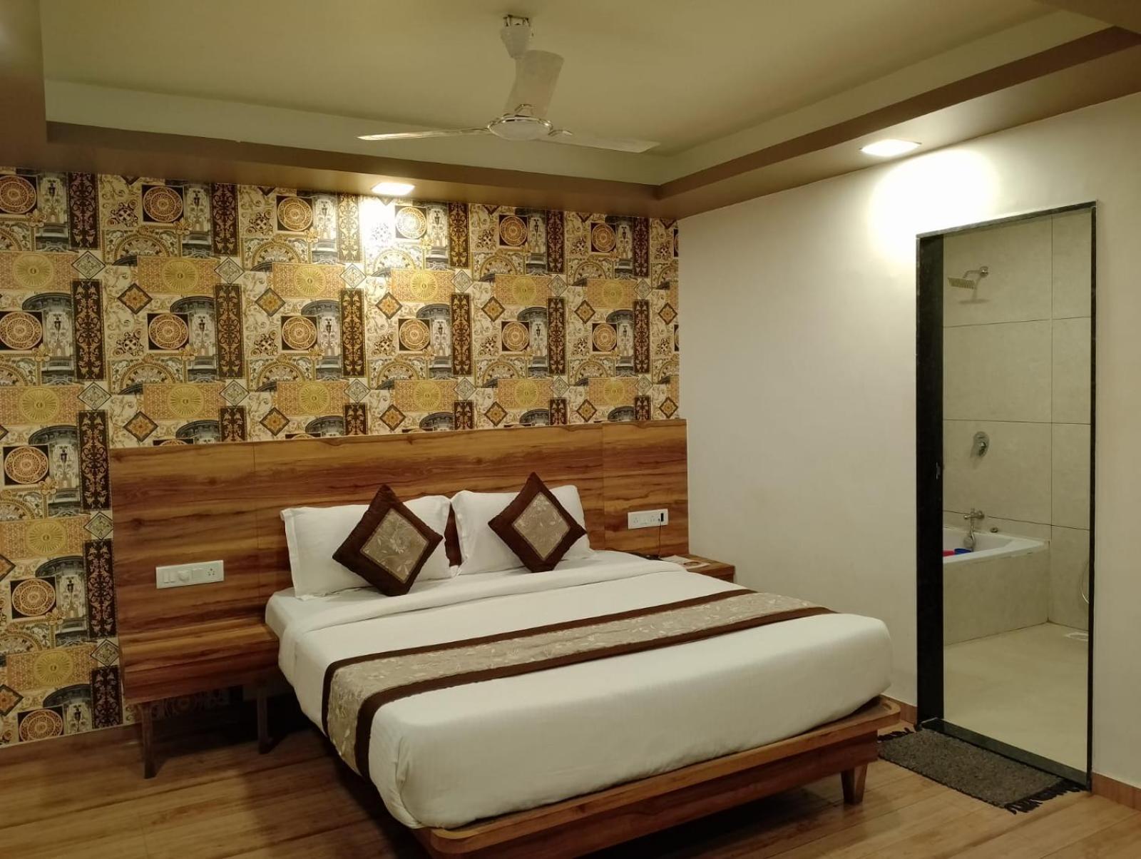 Mountview Resort 로나발라 외부 사진